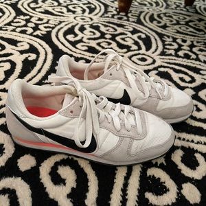 Nike old school cortez